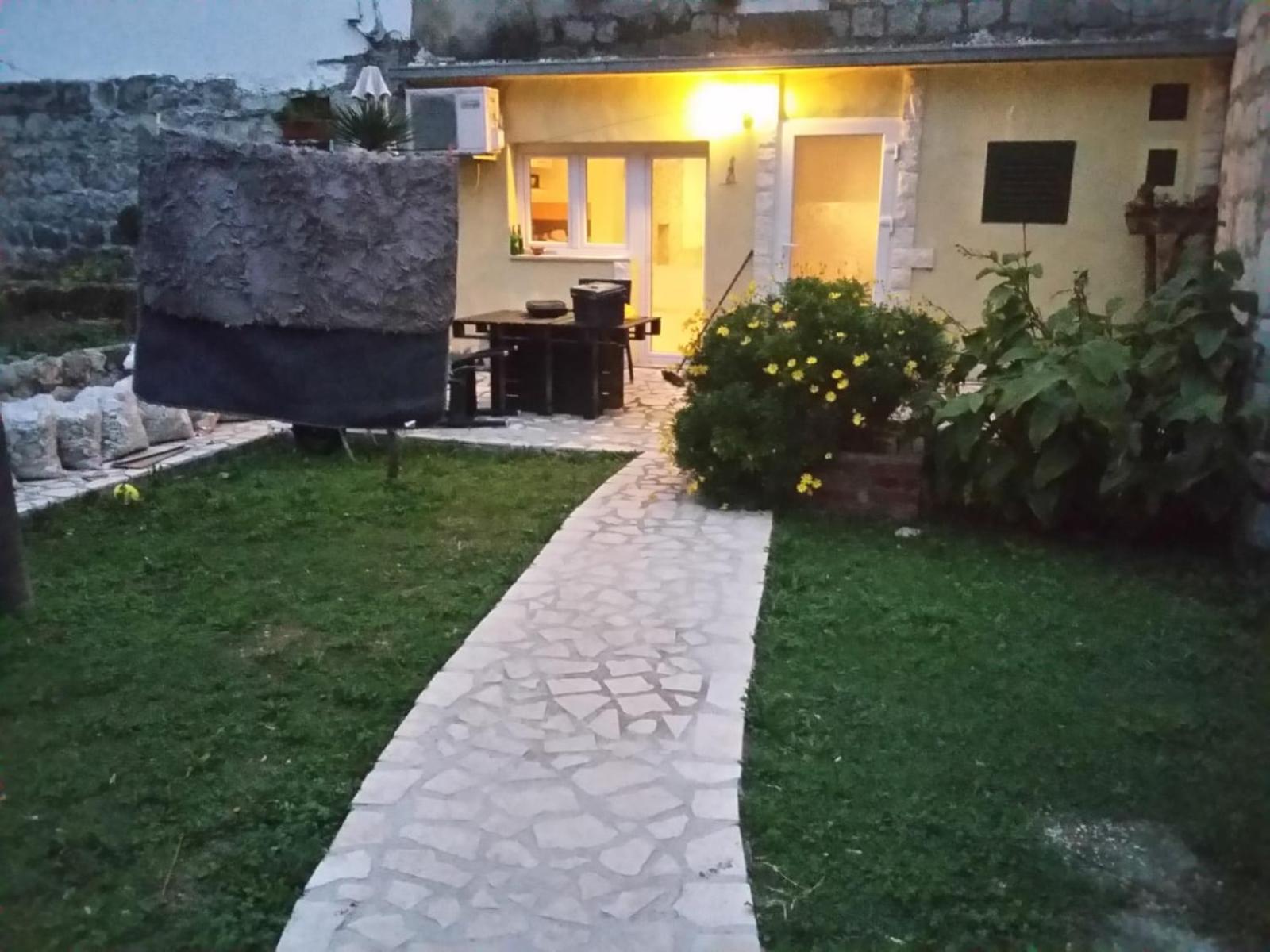 Dalmata Garden Split Apartment Bagian luar foto