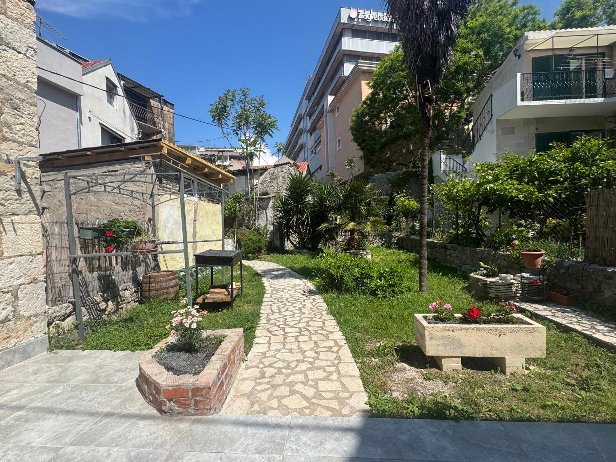Dalmata Garden Split Apartment Bagian luar foto